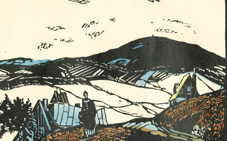 Alfred Hofmann-Stollberg, Keilberg. Holzschnitt in Schwarzweiß mit wenigen Farbakzenten, von rechts führt ein Weg einen Hang entlang, auf dem eine Frau läuft, dahinter halb verdeckt zwei Erzgebirgshäuser, im Hintergrund Felder und das Keilbergmassiv